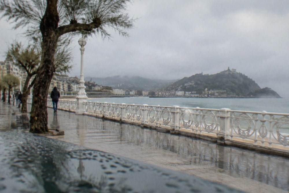 The Urumea river promenade in Egia with the Maria Cristina bridge in the background