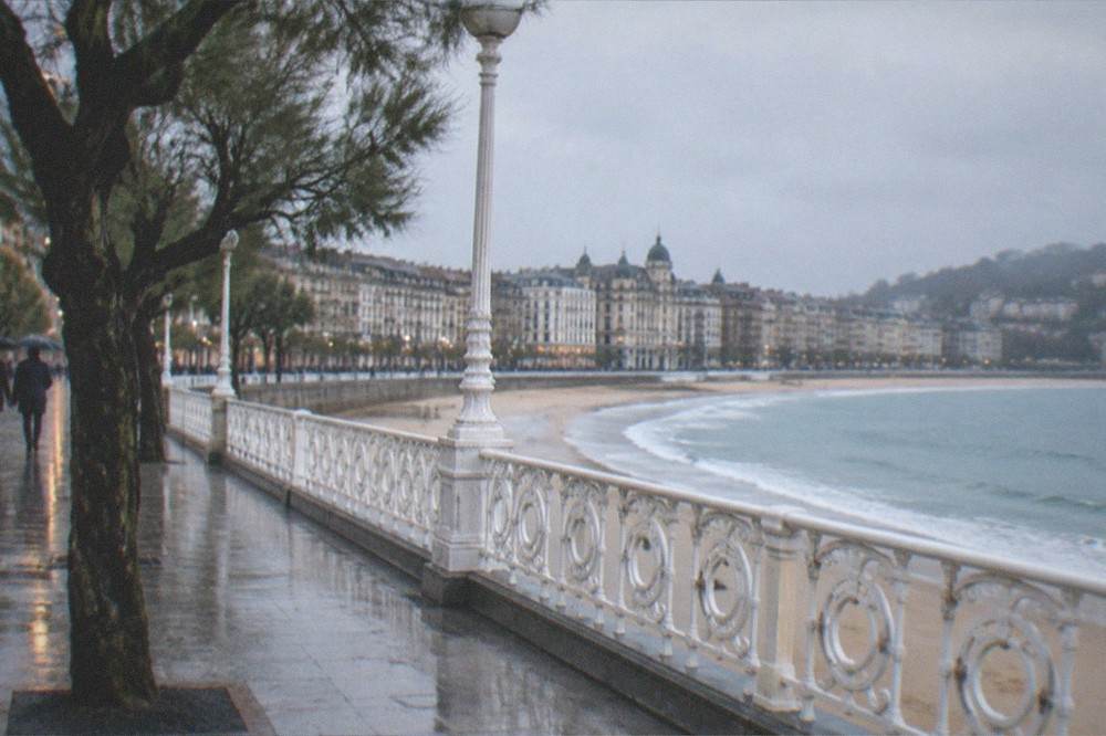 Belle époque buildings along the La Concha promenade at dusk