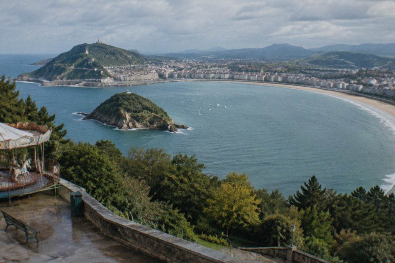 Ondarreta Beach in San Sebastián with Monte Igueldo rising behind the sand