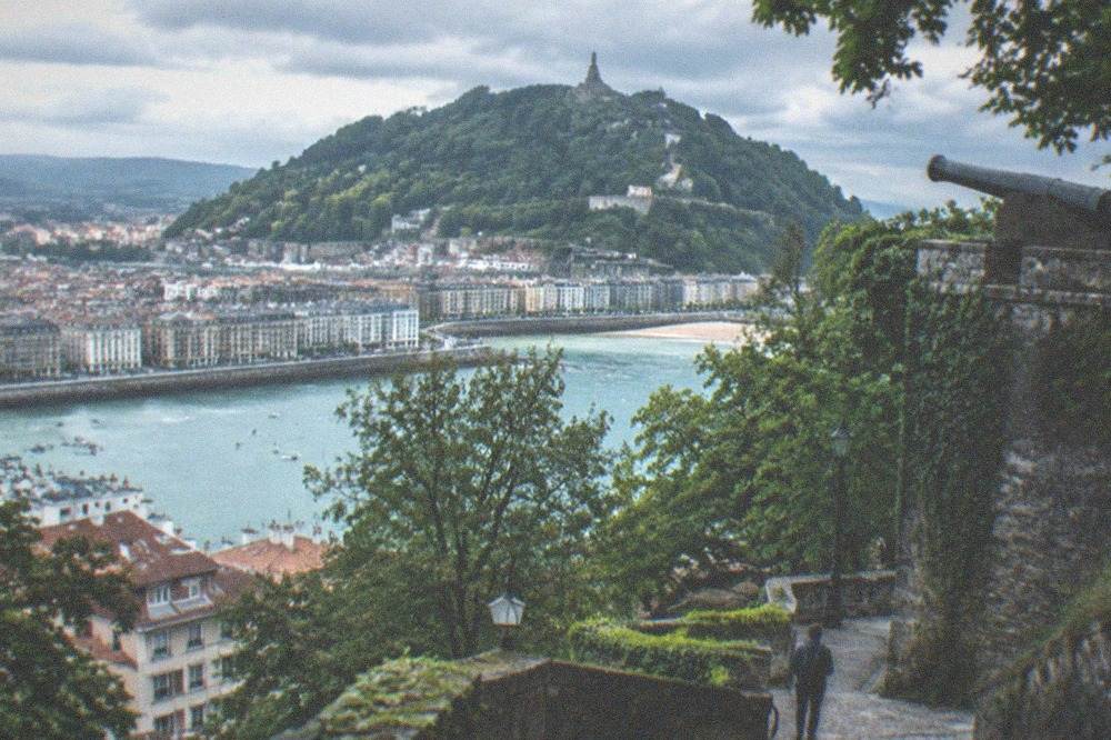 The Old Town streets of San Sebastián with Monte Urgull rising behind them