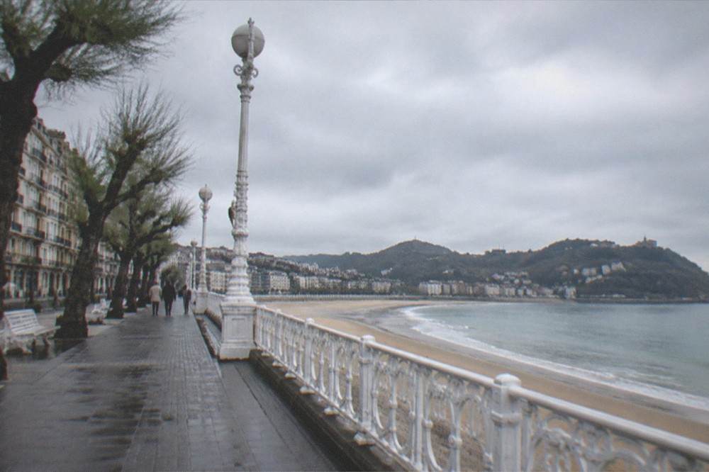 The La Concha bay promenade in San Sebastián in the morning light before a day trip