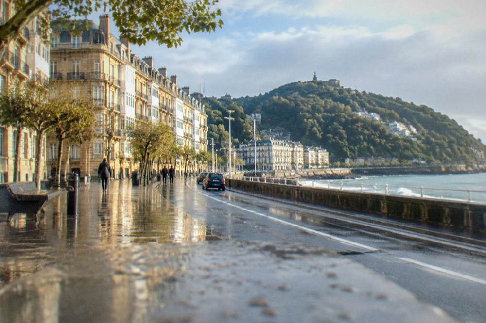 The coastal road and green hills above the Basque coast west of San Sebastián