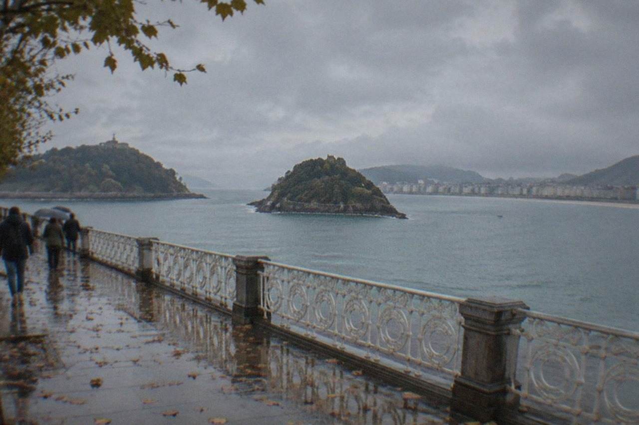 Autumn view over La Concha bay in San Sebastián with the island and hazy morning light